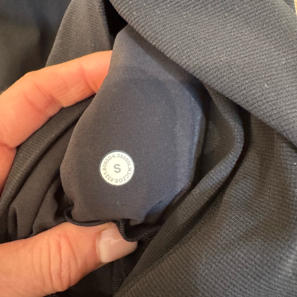 Lululemon Men's Black Performance Jacket - image 5